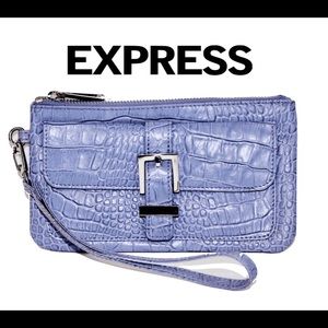 💚3/20$5/25💚NWOT EXPRESS PURPLE FAUX ALLIGATOR LEATHER WRISTLET CLUTCH